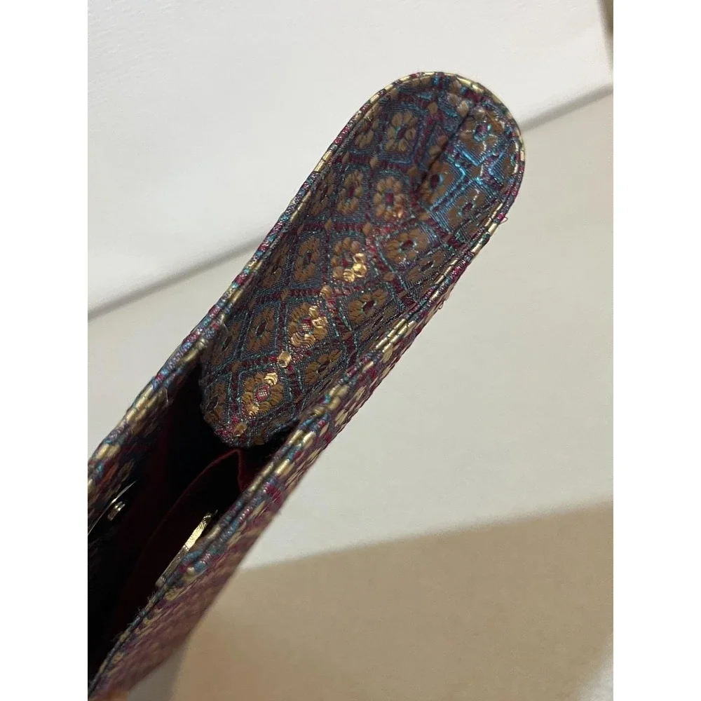 Cool Vintage 70s 80s Gold Purple Medallion RHAINSTONE  Banarasi Brocade‎ Clutch